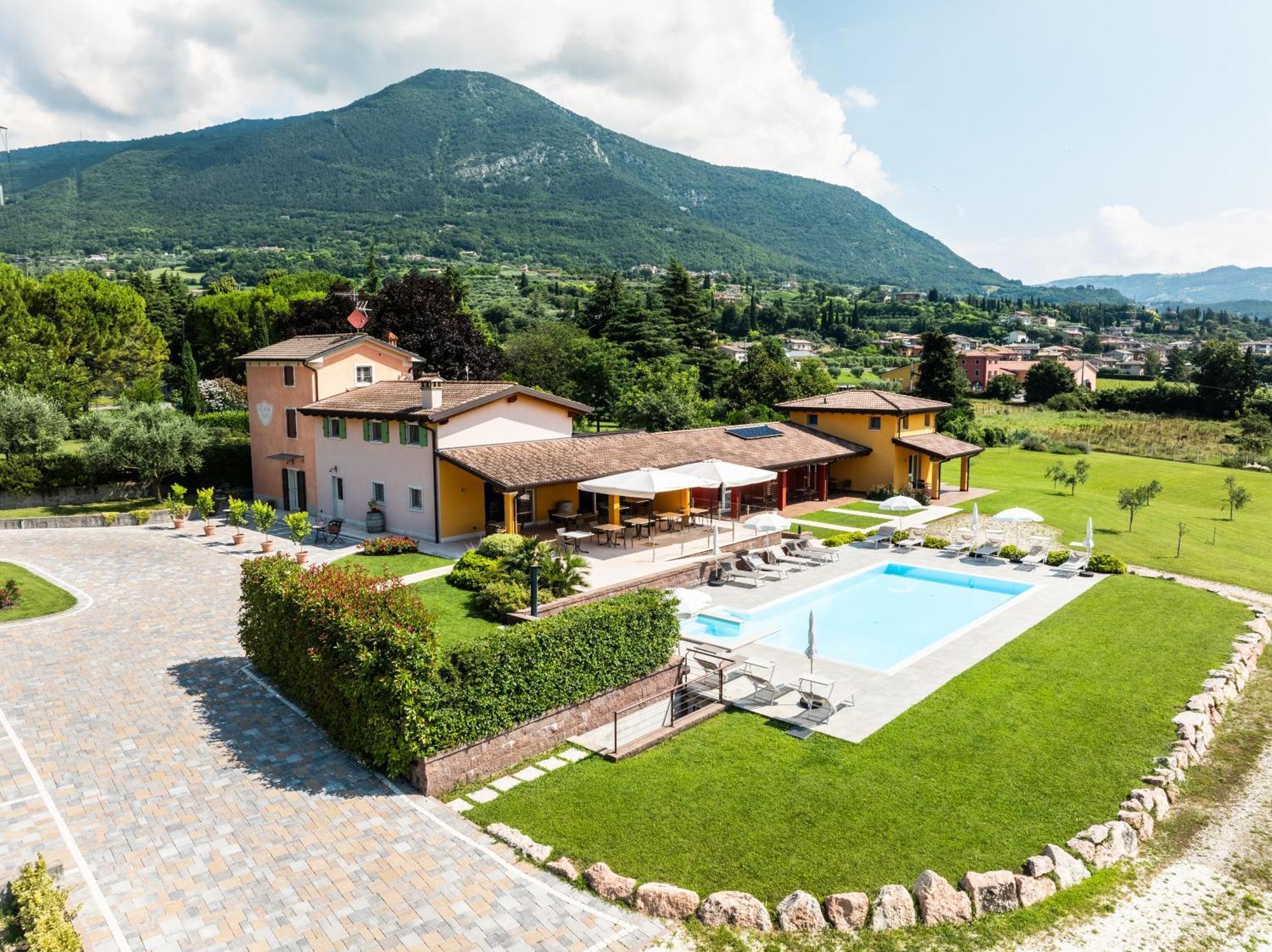 B&B Ca' Marognole Caprino Veronese Exterior photo